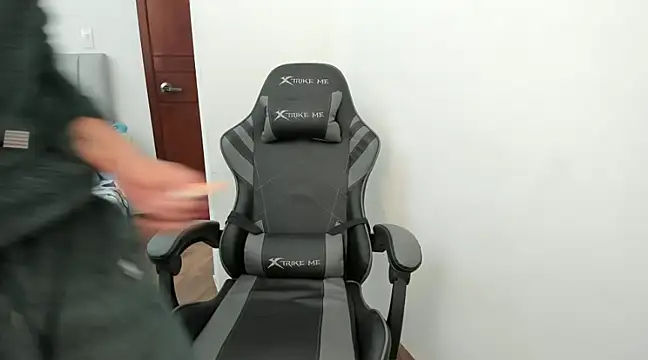 Snapshot of twink_latino5 chatting on December 2024 11:08:01 PM twink latino5 online show from December 2024 11:08:01 PM