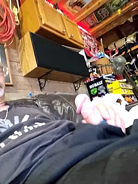 tileguyyy online show from September 2025 06:08:02 PM