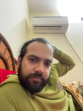 Snapshot of Arsh_Loves_Luv chatting on December 2024 07:17:02 PM Arsh Loves Luv online show from December 2024 07:17:02 PM