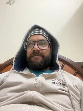 Snapshot of Arsh_Loves_Luv chatting on December 2024 07:20:01 PM Arsh Loves Luv online show from December 2024 07:20:01 PM