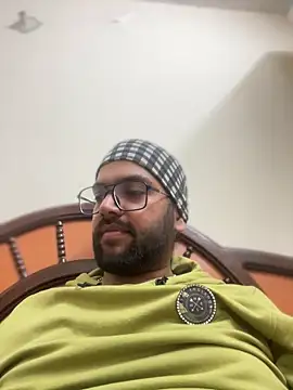 Snapshot of Arsh_Loves_Luv chatting on December 2024 07:00:02 PM Arsh Loves Luv online show from December 2024 07:00:02 PM