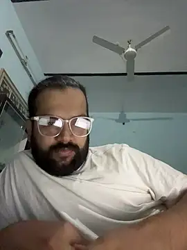 Snapshot of Arsh_Loves_Luv chatting on December 2025 11:00:02 PM Arsh Loves Luv online show from December 2025 11:00:02 PM