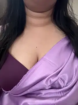 Snapshot of Akhi_Akshaya chatting on December 2024 01:40:02 PM Akhi Akshaya online show from December 2024 01:40:02 PM