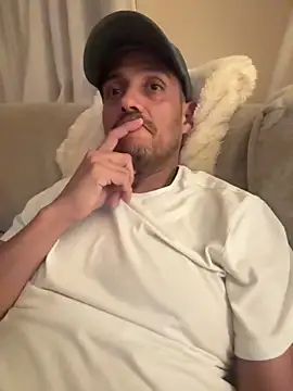 Snapshot of Matdeanslavenh chatting on October 2025 12:40:02 AM Matdeanslavenh online show from October 2025 12:40:02 AM