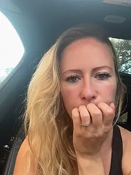 Snapshot of Emmy_frenchie chatting on October 2025 08:44:01 AM Emmy frenchie online show from October 2025 08:44:01 AM