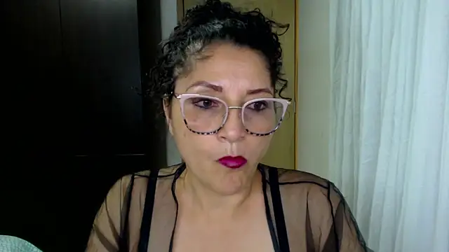 Snapshot of arianna_ros3 chatting on June 2026 02:25:01 AM arianna ros3 online show from June 2026 02:25:01 AM