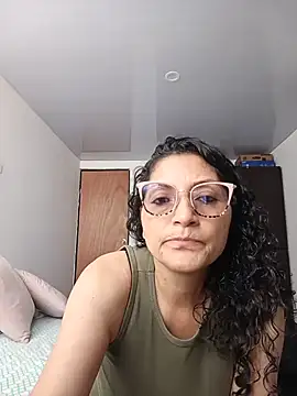 Snapshot of arianna_ros3 chatting on June 2026 06:13:02 PM arianna ros3 online show from June 2026 06:13:02 PM