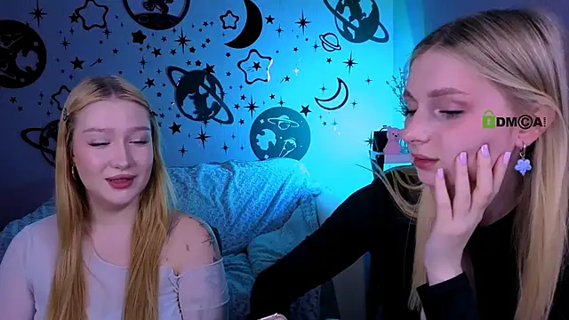 Snapshot of playful_sophie chatting on May 2026 07:11:02 PM playful sophie online show from May 2026 07:11:02 PM