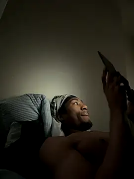 Snapshot of bigdickdomd chatting on December 2025 01:39:01 PM bigdickdomd online show from December 2025 01:39:01 PM