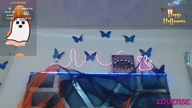 Snapshot of Roxan_Fox- chatting on October 2025 03:21:02 AM Roxan Fox- online show from October 2025 03:21:02 AM