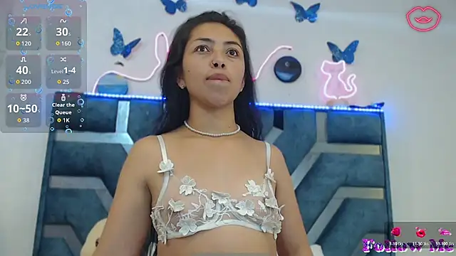 Snapshot of Roxan_Fox- chatting on November 2025 05:06:01 AM Roxan Fox- online show from November 2025 05:06:01 AM