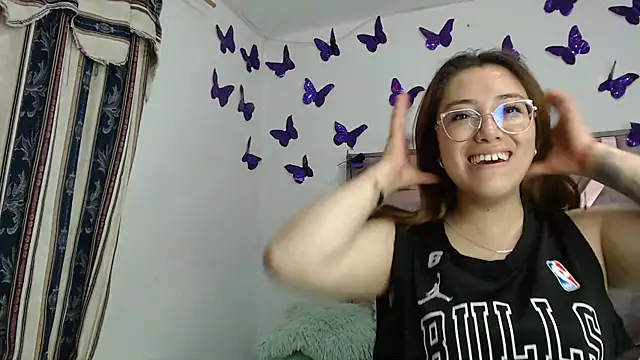 Snapshot of Anny_Fox- chatting on December 2025 04:29:02 AM Anny Fox- online show from December 2025 04:29:02 AM