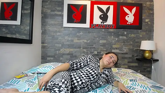 Snapshot of Gurvinder_1 chatting on February 2025 06:52:02 PM Gurvinder 1 online show from February 2025 06:52:02 PM