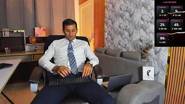 Hideintheoffice online show from February 2026 04:39:02 AM