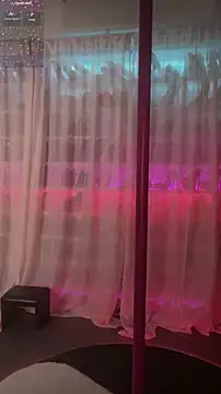 baobaomiqi linger online show from November 2025 02:00:02 AM