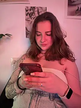 MayaMystic online show from April 2026 01:06:02 PM