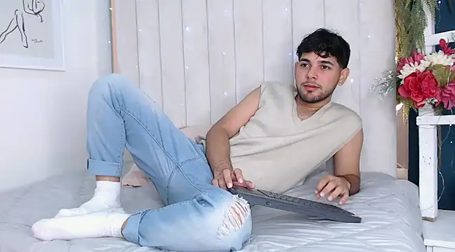 Samir bear online show from January 2025 12:47:01 PM