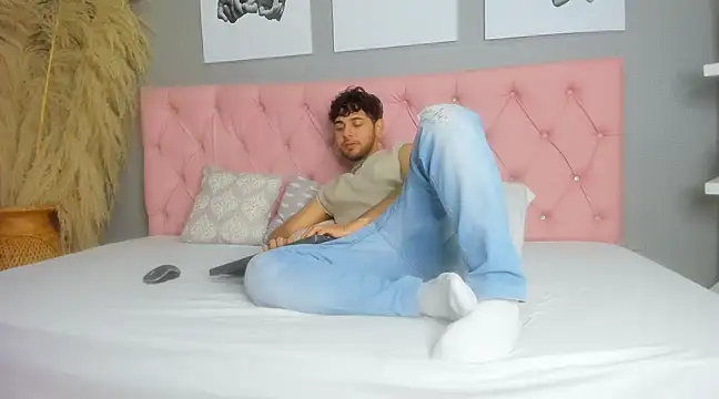 Samir bear online show from February 2025 12:33:01 PM