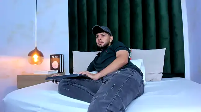 Samir bear online show from March 2025 12:34:01 PM