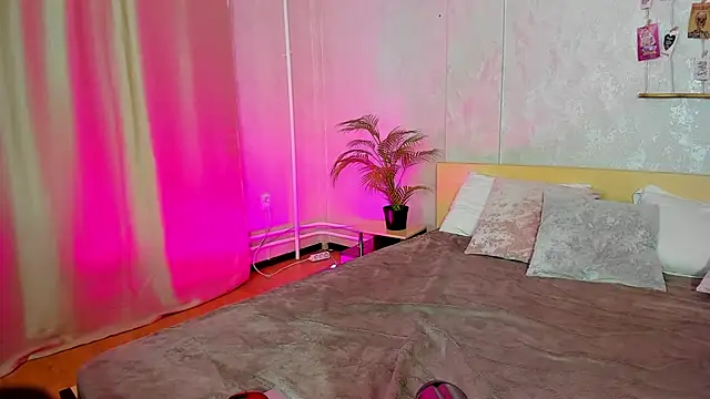 Snapshot of Cheryl__Brown chatting on February 2025 04:43:01 AM Cheryl Brown online show from February 2025 04:43:01 AM