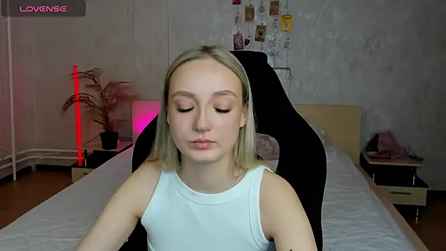 Snapshot of Cheryl__Brown chatting on March 2025 01:05:01 AM Cheryl Brown online show from March 2025 01:05:01 AM