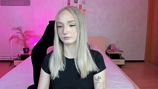 Snapshot of Cheryl__Brown chatting on March 2025 01:08:02 AM Cheryl Brown online show from March 2025 01:08:02 AM