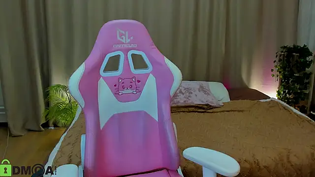 Snapshot of Cheryl__Brown chatting on September 2025 12:01:02 AM Cheryl Brown online show from September 2025 12:01:02 AM