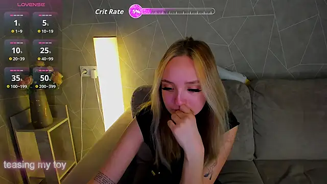 Snapshot of Cheryl__Brown chatting on September 2025 12:16:01 AM Cheryl Brown online show from September 2025 12:16:01 AM