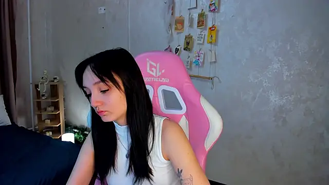 Snapshot of Cheryl__Brown chatting on November 2025 01:48:02 AM Cheryl Brown online show from November 2025 01:48:02 AM