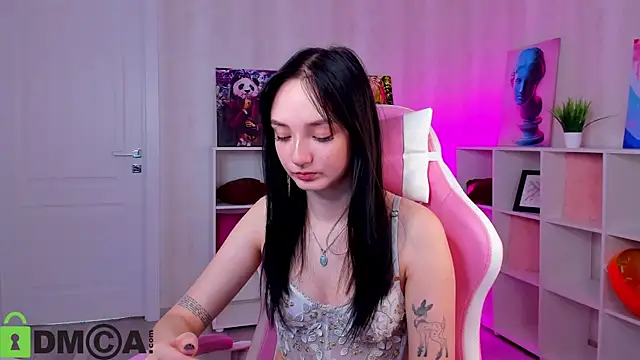 Snapshot of Cheryl__Brown chatting on November 2025 01:28:01 AM Cheryl Brown online show from November 2025 01:28:01 AM