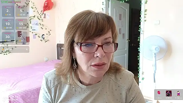 Snapshot of Miss_Moren chatting on July 2026 04:10:02 AM Miss Moren online show from July 2026 04:10:02 AM