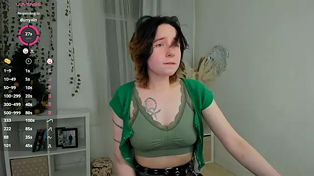 lilithlunna online show from December 2024 02:29:02 AM