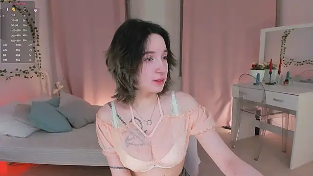 lilithlunna online show from February 2025 04:08:01 PM