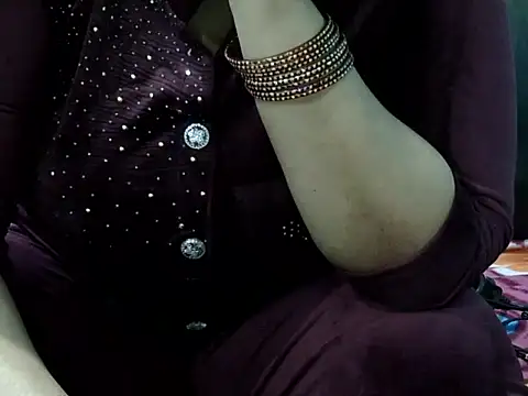 Snapshot of Housewife12 chatting on December 2025 09:02:01 AM Housewife12 online show from December 2025 09:02:01 AM