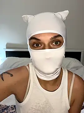 Nikki Hoee online show from November 2025 05:45:02 PM