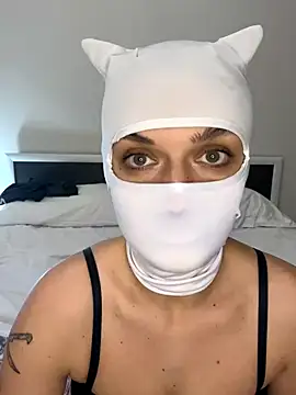 Nikki Hoee online show from November 2025 09:58:01 PM