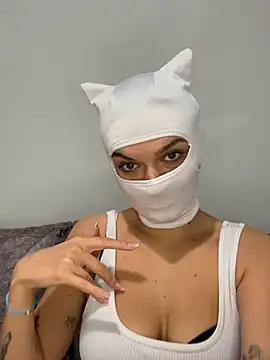 Nikki Hoee online show from November 2025 12:53:02 PM