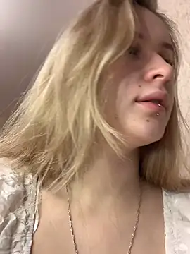 Snapshot of Sweet_white_chocolate chatting on January 2025 05:30:01 AM Sweet white chocolate online show from January 2025 05:30:01 AM