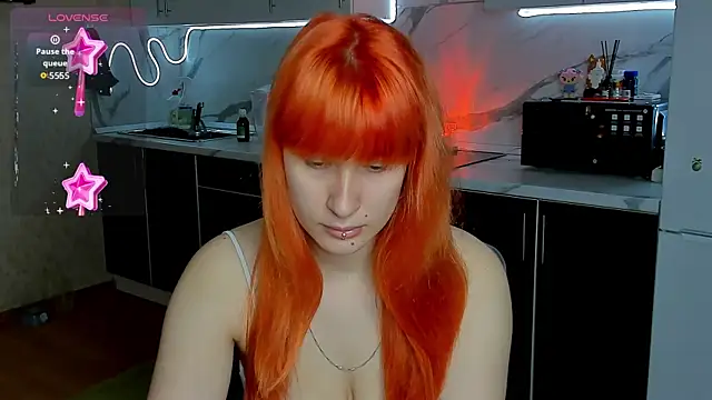 Snapshot of Sweet_white_chocolate chatting on December 2025 07:38:01 AM Sweet white chocolate online show from December 2025 07:38:01 AM