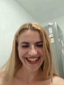 Anne-Mo online show from October 2025 06:49:02 PM
