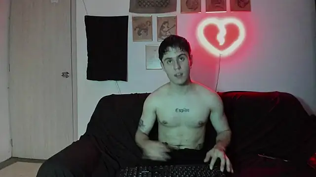 Snapshot of Antonello_Vannucci chatting on January 2025 03:29:02 AM Antonello Vannucci online show from January 2025 03:29:02 AM