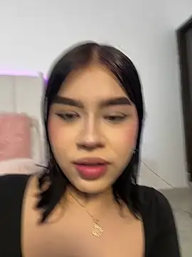 Lily Woodz online show from March 2026 07:07:01 PM