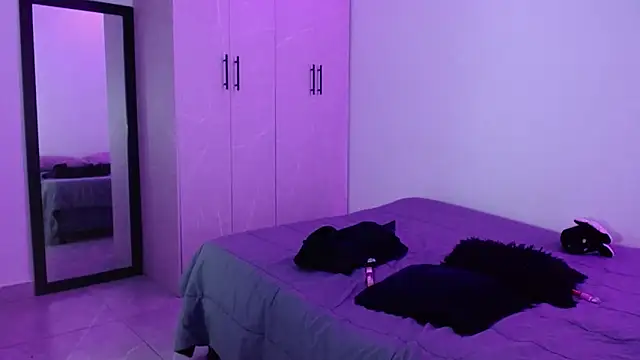 miia-liiam online show from April 2026 06:07:01 AM