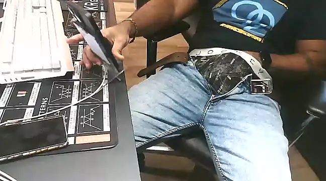 Snapshot of Nil_Talreja chatting on January 2025 06:09:01 AM Nil Talreja online show from January 2025 06:09:01 AM