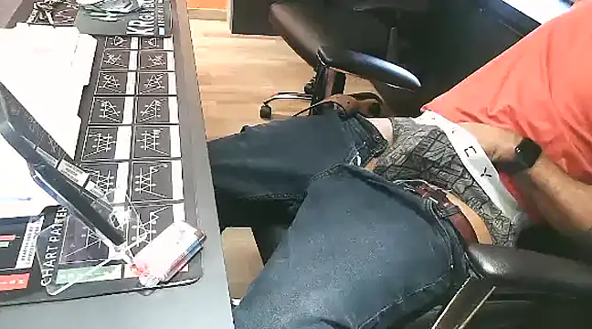 Snapshot of Nil_Talreja chatting on February 2025 08:35:01 AM Nil Talreja online show from February 2025 08:35:01 AM