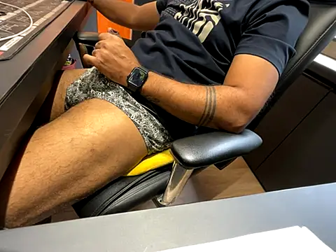 Snapshot of Nil_Talreja chatting on October 2025 10:04:01 AM Nil Talreja online show from October 2025 10:04:01 AM