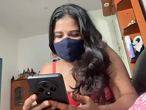 Tamil Sanjana  online show from October 2025 06:15:02 PM