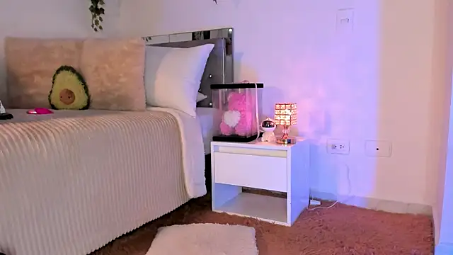 Snapshot of Alissonroses chatting on October 2025 11:50:04 PM Alissonroses online show from October 2025 11:50:04 PM