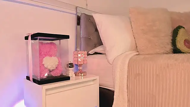 Snapshot of Alissonroses chatting on December 2025 09:57:01 PM Alissonroses online show from December 2025 09:57:01 PM