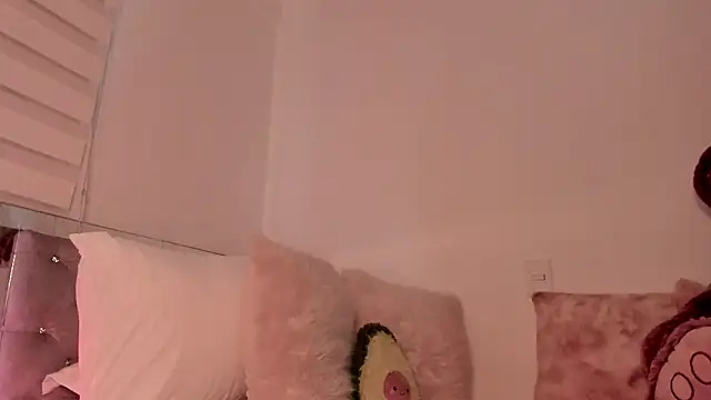 Alissonroses online show from July 2026 05:11:01 PM